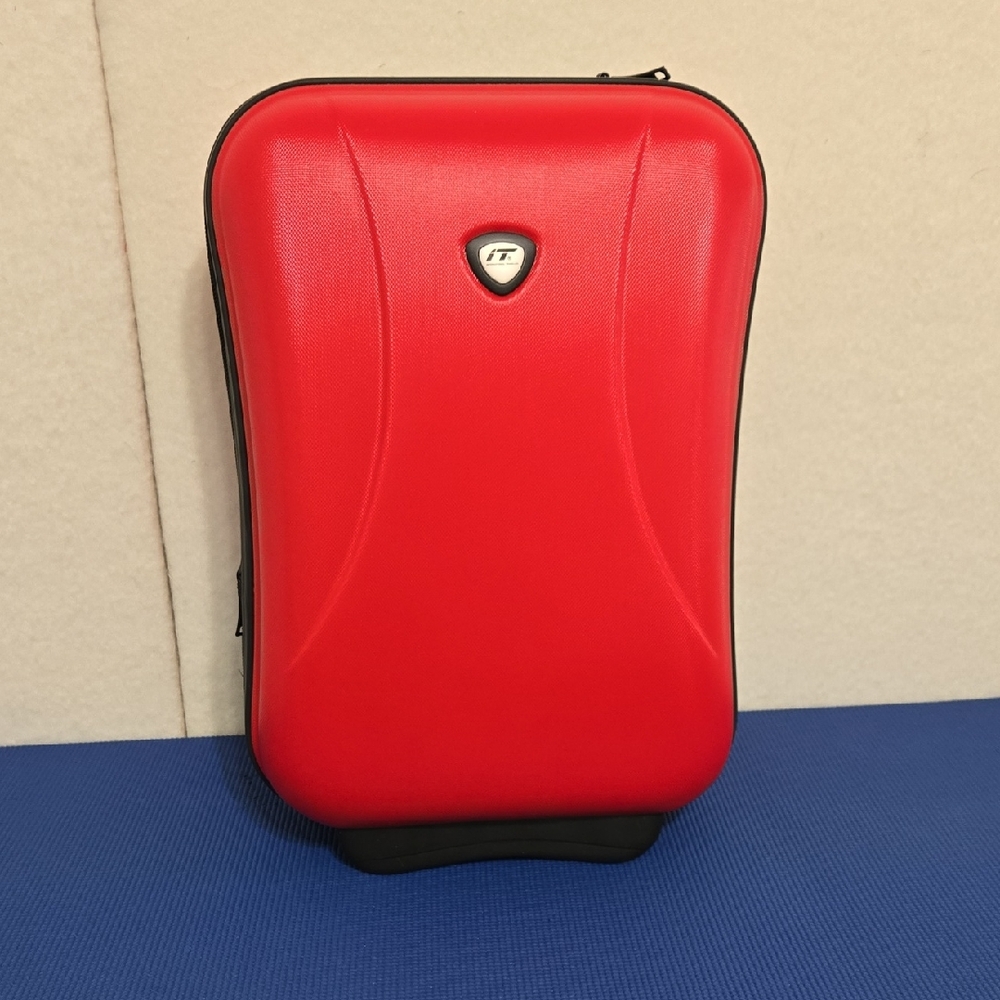 Red IT Luggage Hard Shell Suitcase